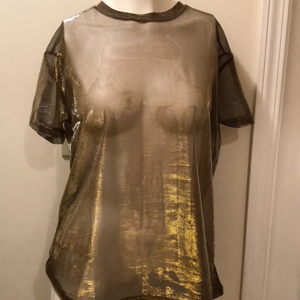 Gold tee